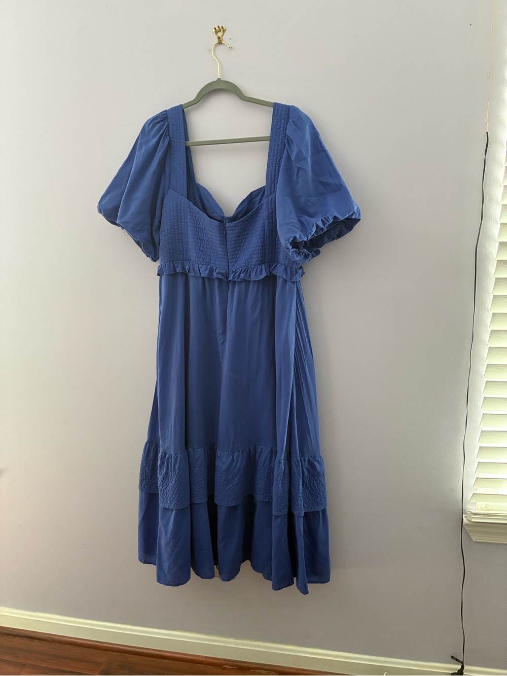 Farm Rio | Short-Sleeve Sweetheart Midi Dress - Picture 6 of 8